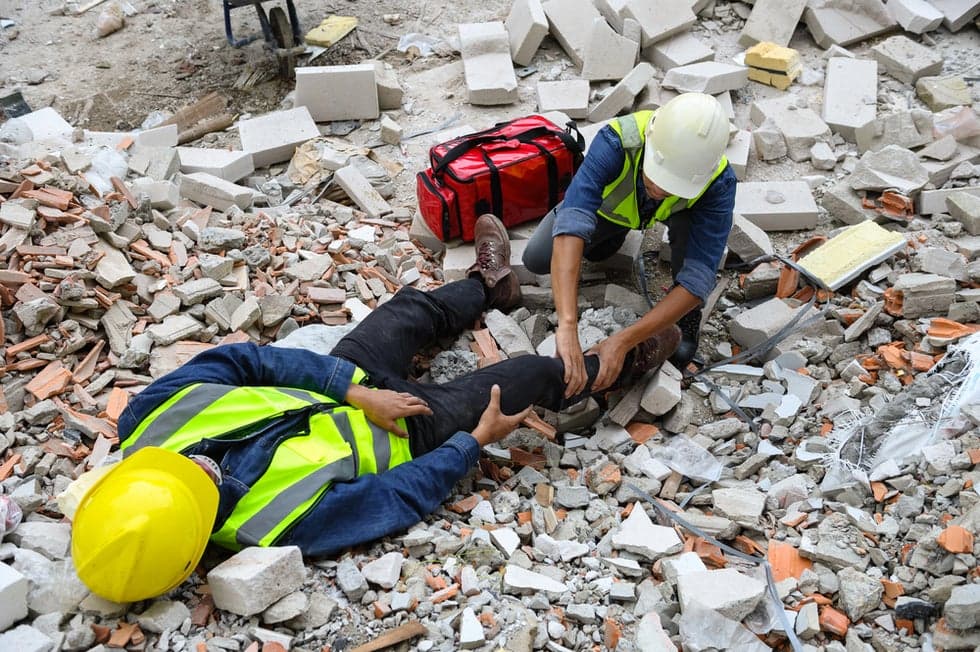 Construction worker workplace injury — workers' compensation chiropractor in Forest Hills Queens NY