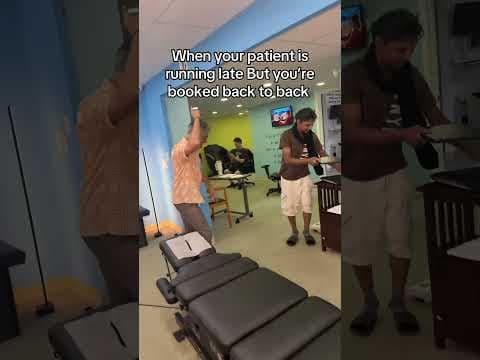 #chiropractor #viral #funny #chiropractic #comedy #painrehabb #mobility #cervicaltreatment #nyc